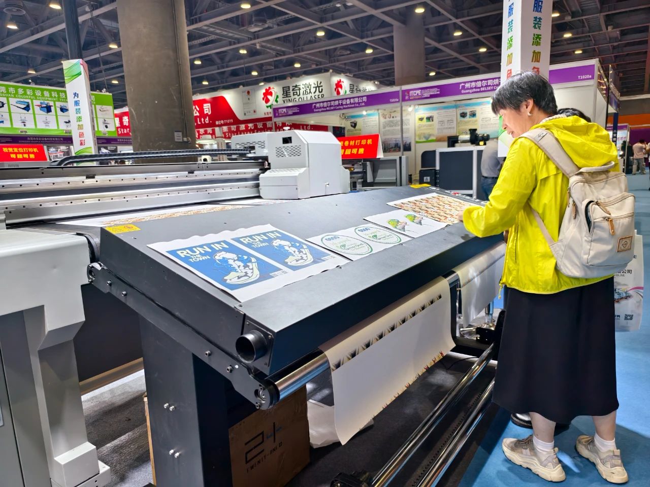 1748933600209905.jpg 14de332d3bfbd6d7a3ce833017242e56.jpg